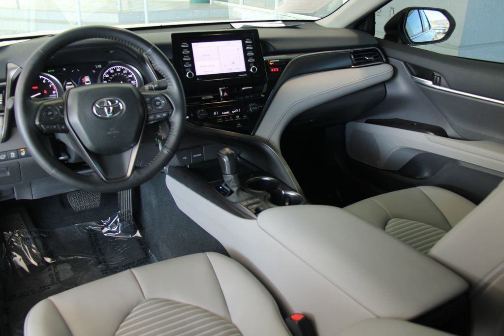 Used 2024 Toyota Camry SE image 17