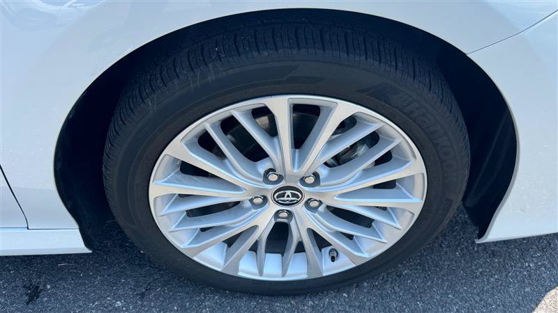 Used 2019 Toyota Camry XLE FWD image 28