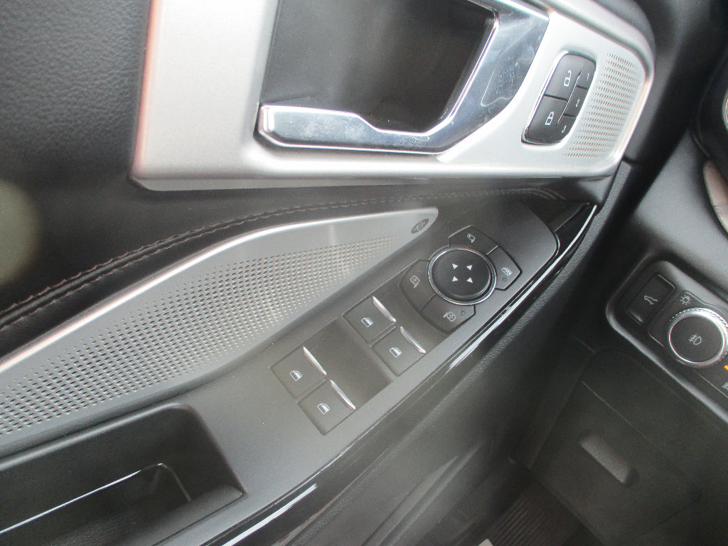 Certified 2021 Ford Explorer Platinum w/ Equipment Group 601A image 16