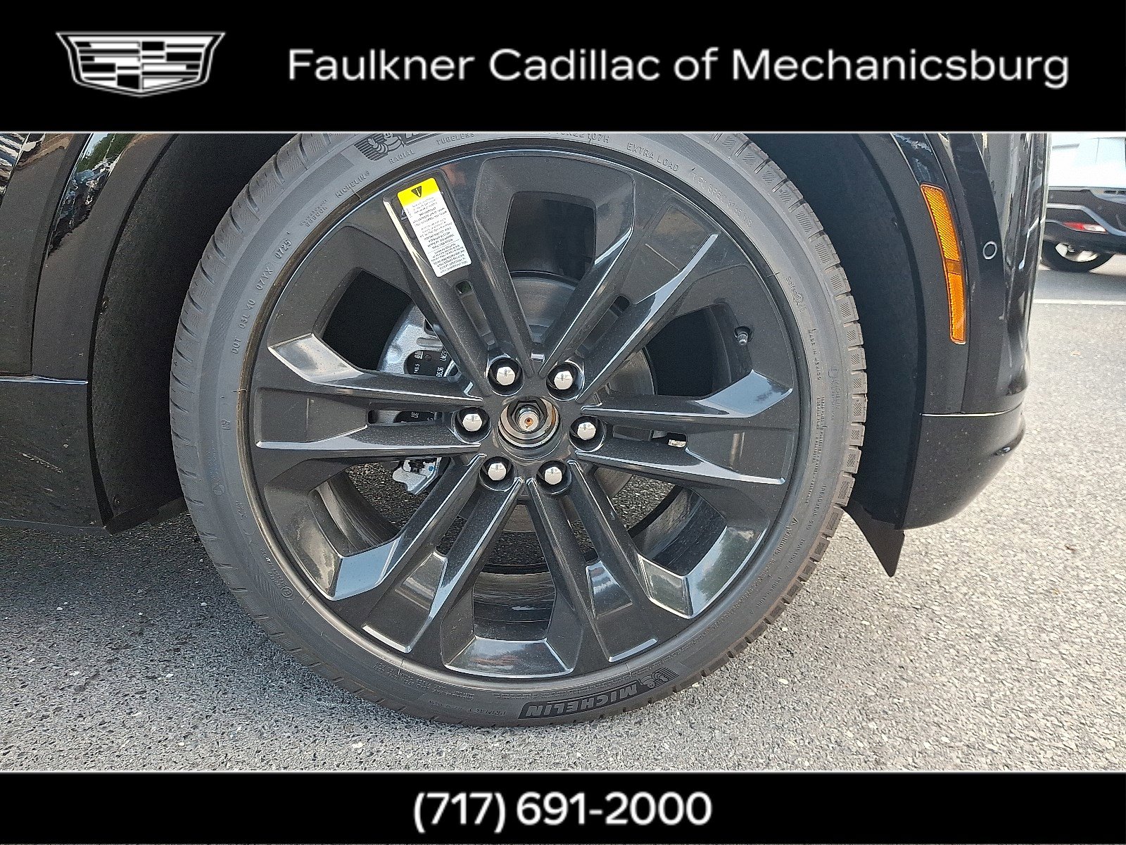 New 2026 Cadillac Lyriq Sport w/ LPO, Blue Accent Package image 9