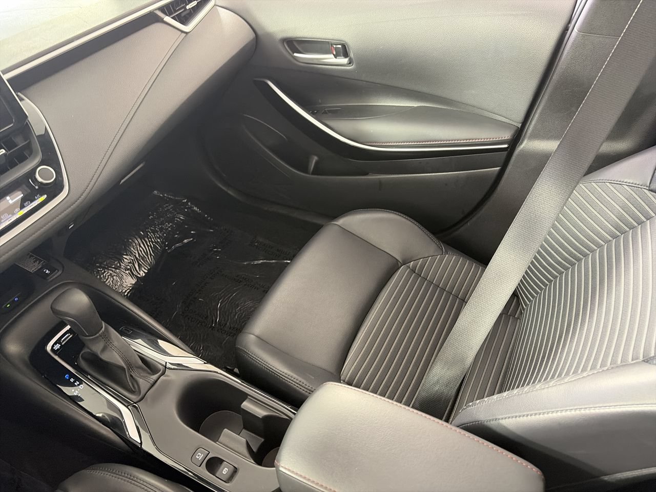 Used 2024 Toyota Corolla XSE FWD image 21