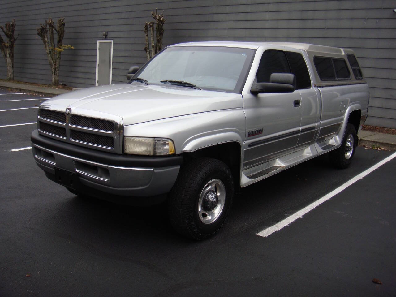 Used 2001 Dodge Ram 2500 Truck 4x4 Quad Cab image 2