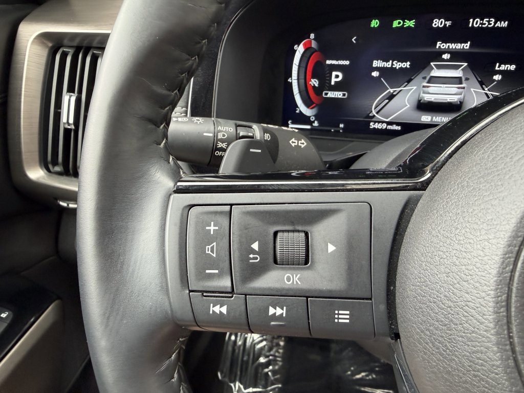 Used 2024 Nissan Pathfinder Platinum w/ Cargo Package image 26