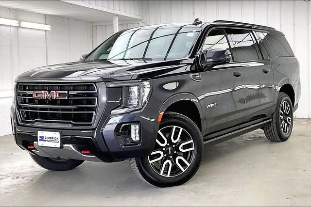 Used 2023 GMC Yukon XL AT4 w/ Technology Package AWD/4WD image 2