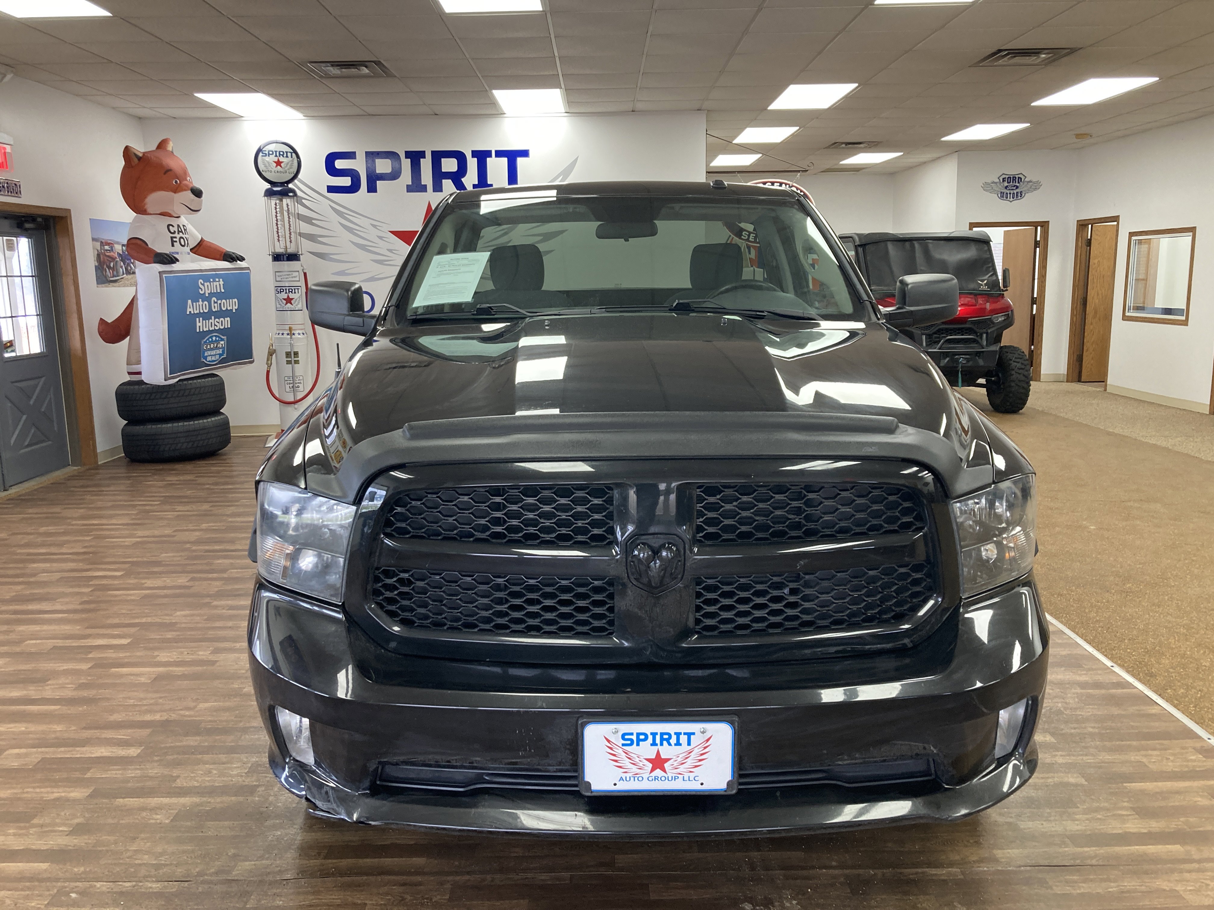 Used 2017 RAM 1500 Express w/ Black Ram 1500 Express Group AWD/4WD image 3