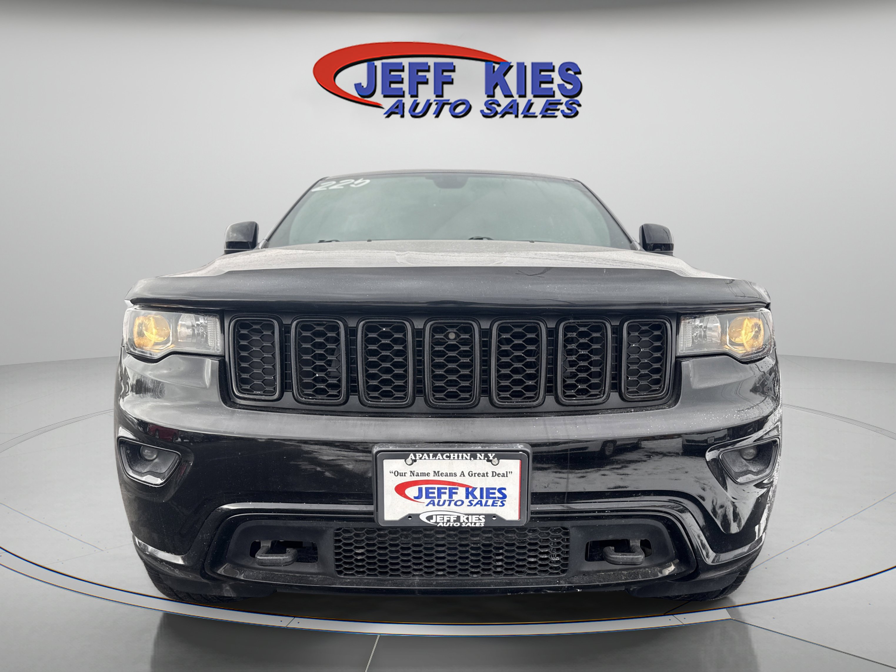 Used 2020 Jeep Grand Cherokee Altitude image 2