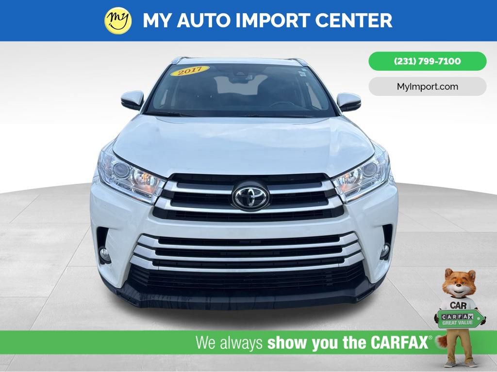 Used 2017 Toyota Highlander XLE image 2