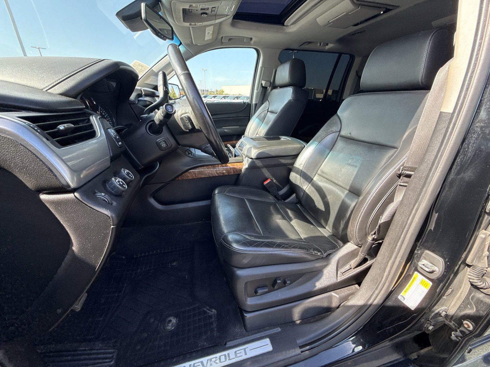 Used 2019 Chevrolet Suburban Premier AWD/4WD image 13