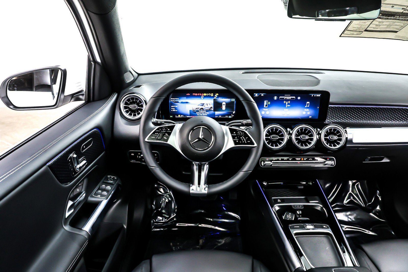 New 2026 Mercedes-Benz GLB 250 image 4