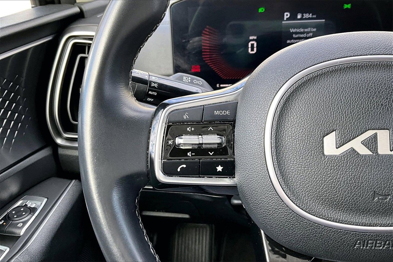 Used 2024 Kia Sorento S image 30