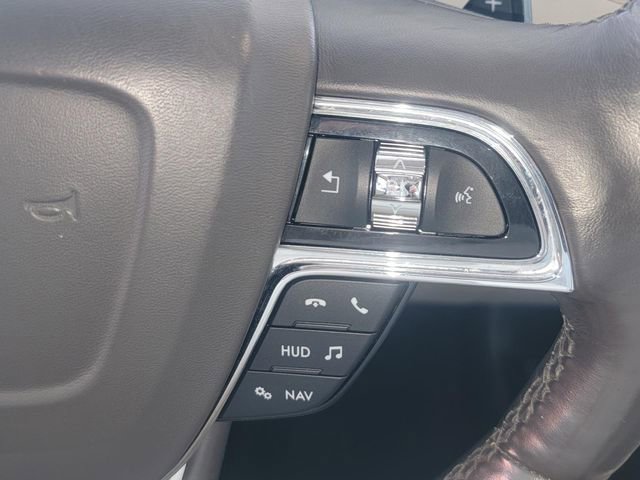 Used 2019 Lincoln Navigator Select w/ Technology Package RWD image 17