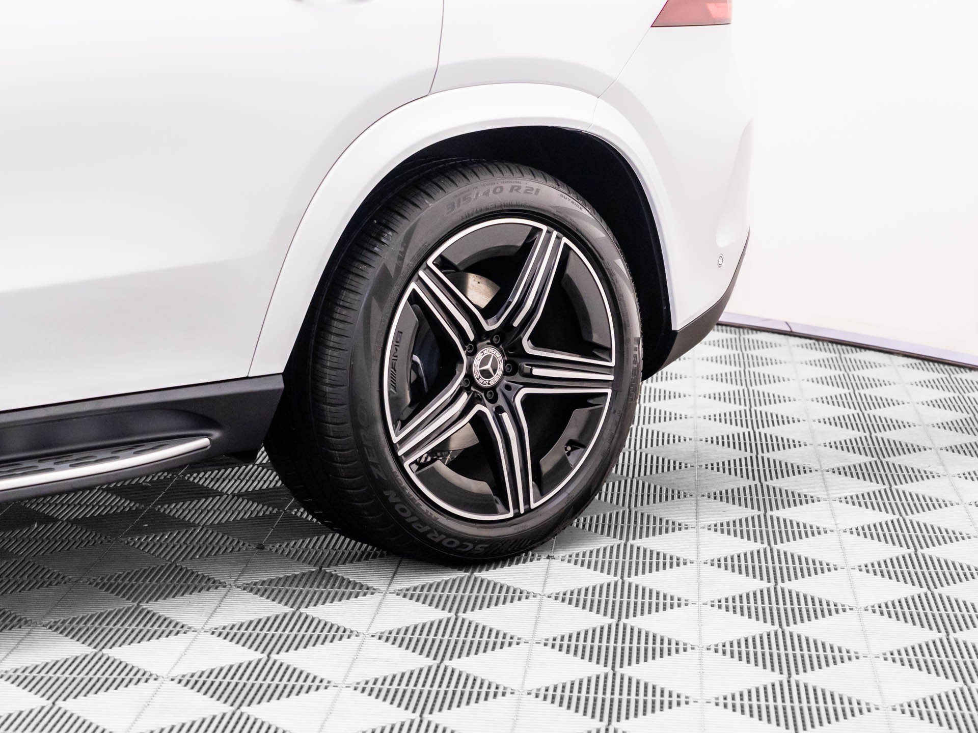 New 2026 Mercedes-Benz GLE 580 4MATIC image 36