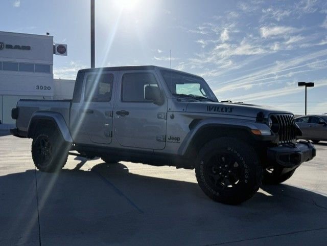 Used 2021 Jeep Gladiator Willys AWD/4WD image 4
