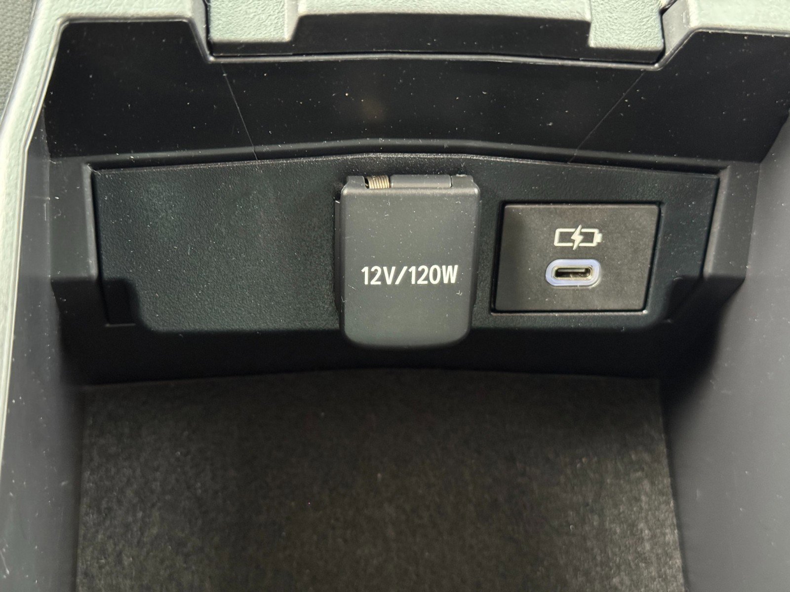 Used 2024 Toyota Corolla LE image 28