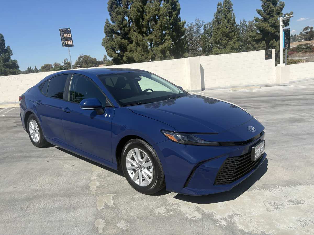 Used 2025 Toyota Camry LE FWD image 25