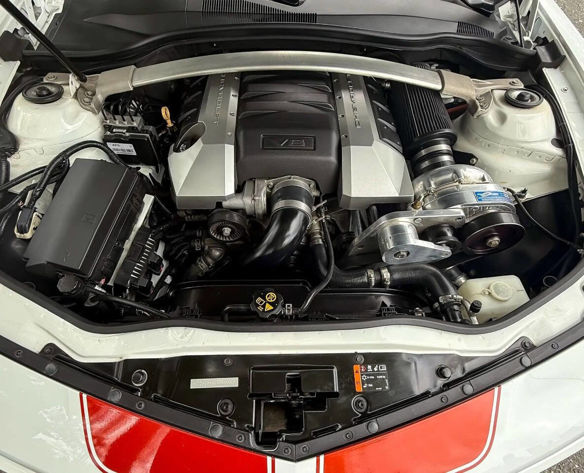 Used 2014 Chevrolet Camaro SS w/ RS Package RWD image 4