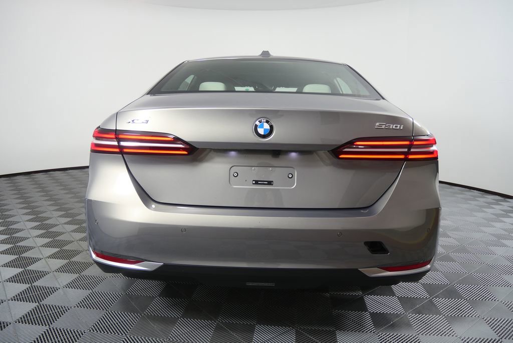 New 2026 BMW 530i xDrive w/ Premium Package image 4