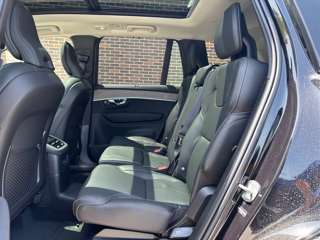 New 2026 Volvo XC90 T8 Ultra w/ Protection Package Premier AWD/4WD image 17
