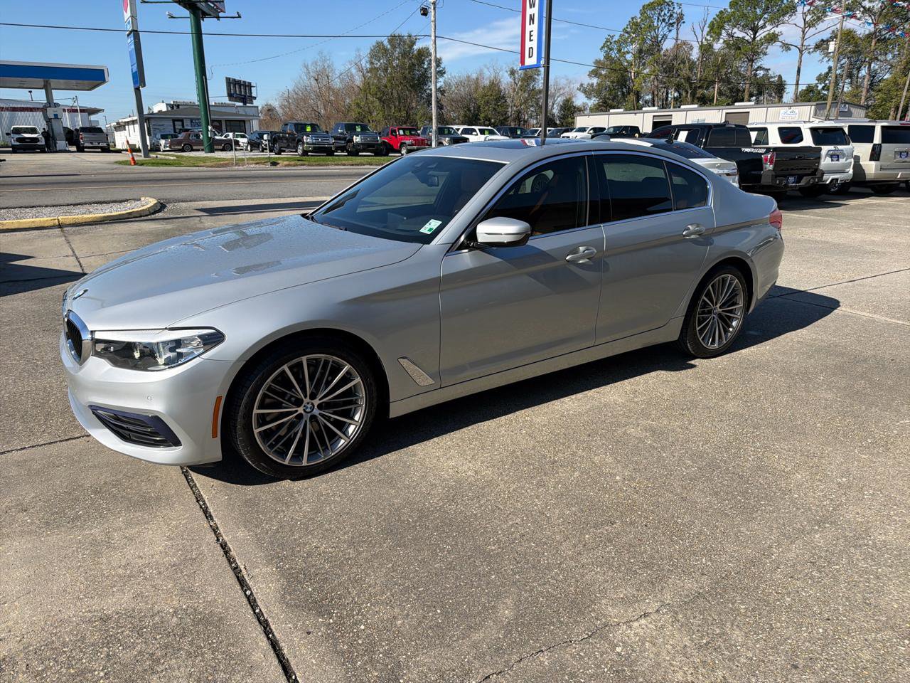 Used 2019 BMW 530i w/ Convenience Package image 2