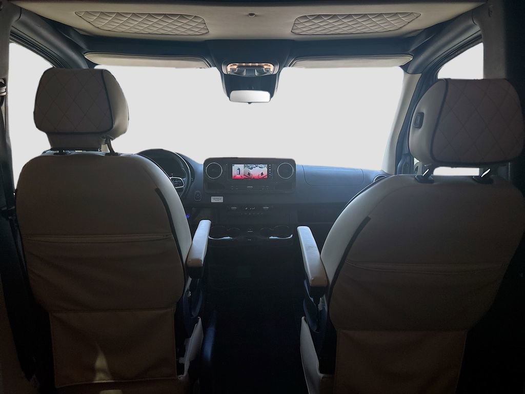 Used 2022 Mercedes-Benz Sprinter 2500 image 39