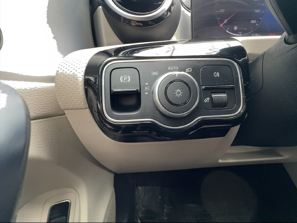 Used 2025 Mercedes-Benz CLA 250 image 43