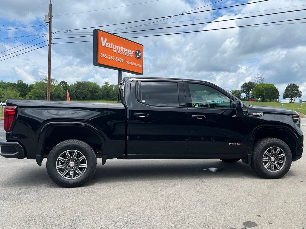 Used 2024 GMC Sierra 1500 AT4 w/ Technology Package AWD/4WD image 10