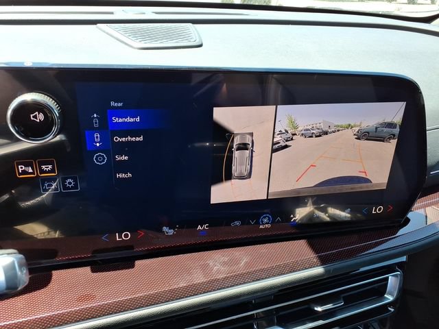 New 2026 Chevrolet Traverse Z71 w/ Enhanced Driving Package AWD/4WD image 23