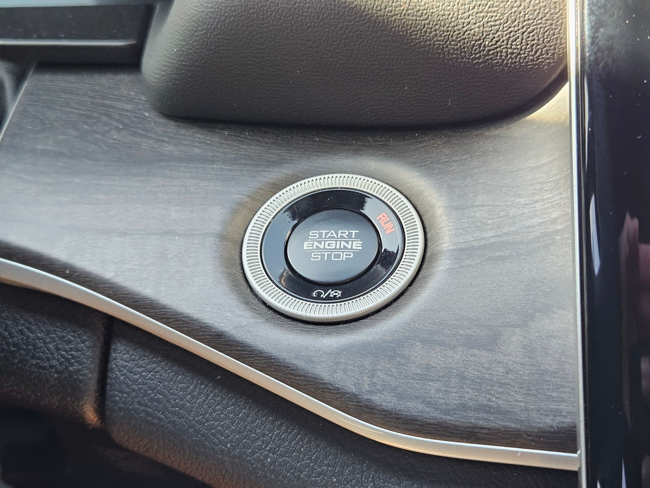 Used 2024 Jeep Grand Cherokee Limited RWD image 18