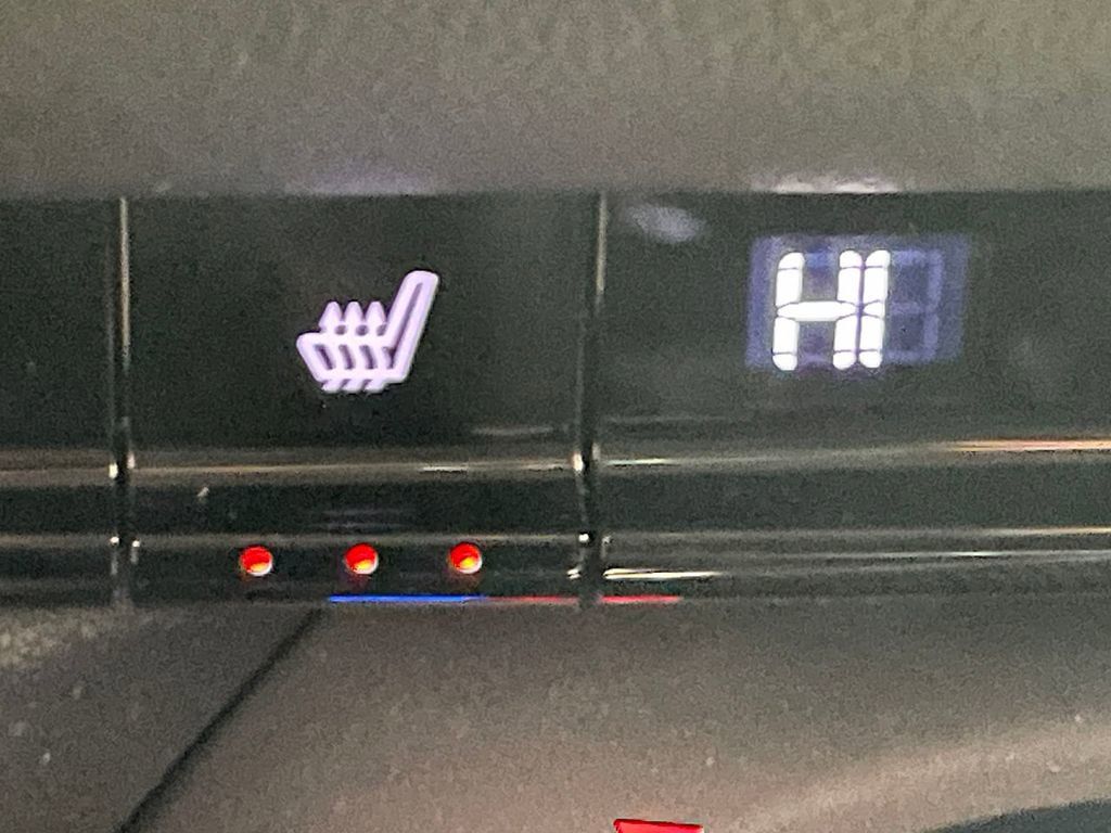 Used 2025 Chevrolet Blazer LT image 29