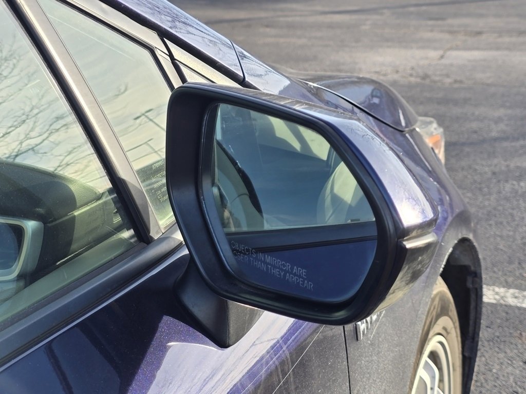 Used 2021 Toyota Corolla LE image 18