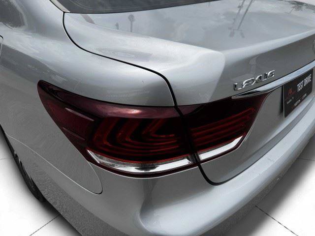 Used 2014 Lexus LS 460 w/ F Sport Package RWD image 15