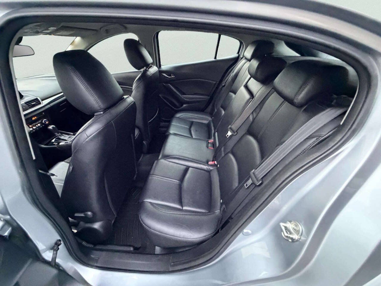 Used 2018 MAZDA MAZDA3 Touring FWD image 22