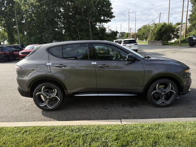 New 2026 Alfa Romeo Tonale w/ Active Assist Package AWD/4WD image 9