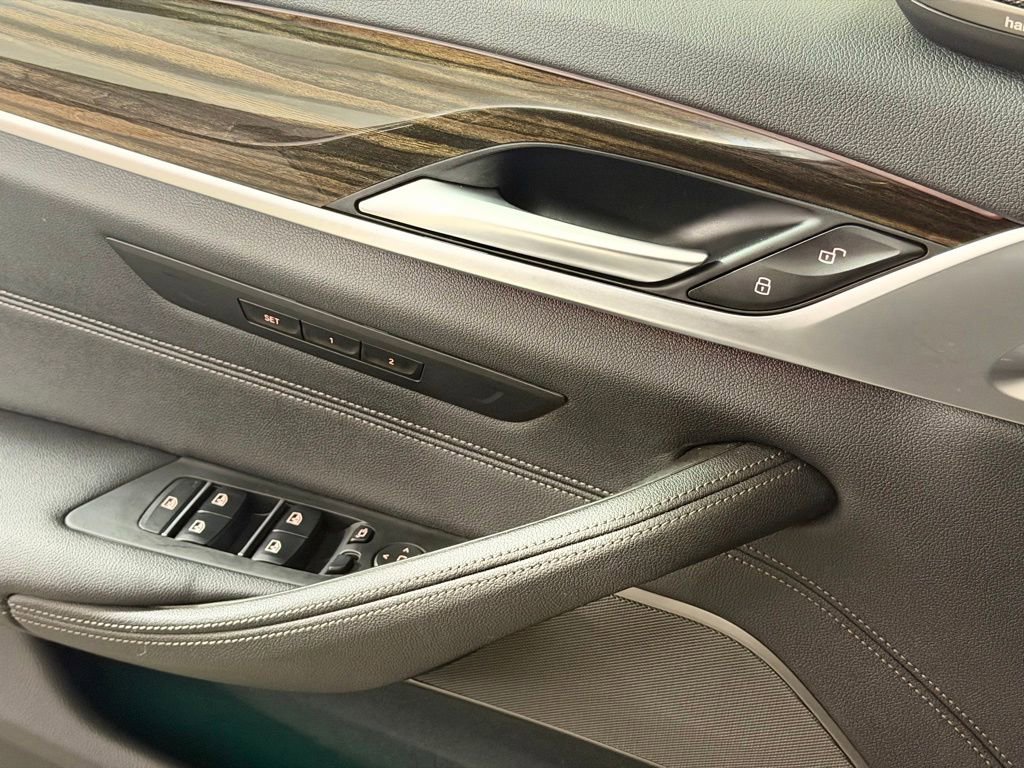 Used 2022 BMW 540i xDrive w/ Premium Package image 23