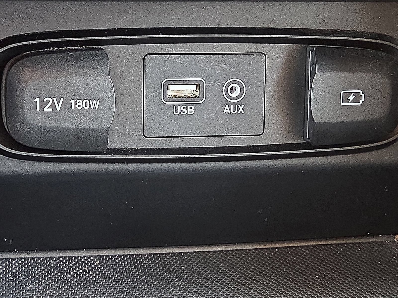 Used 2019 Hyundai Santa Fe Limited FWD image 29