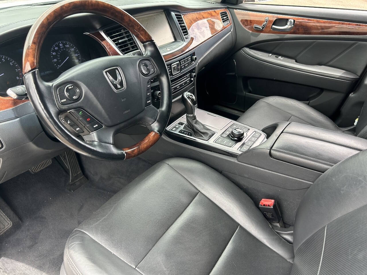 Used 2015 Hyundai Equus Signature RWD image 23