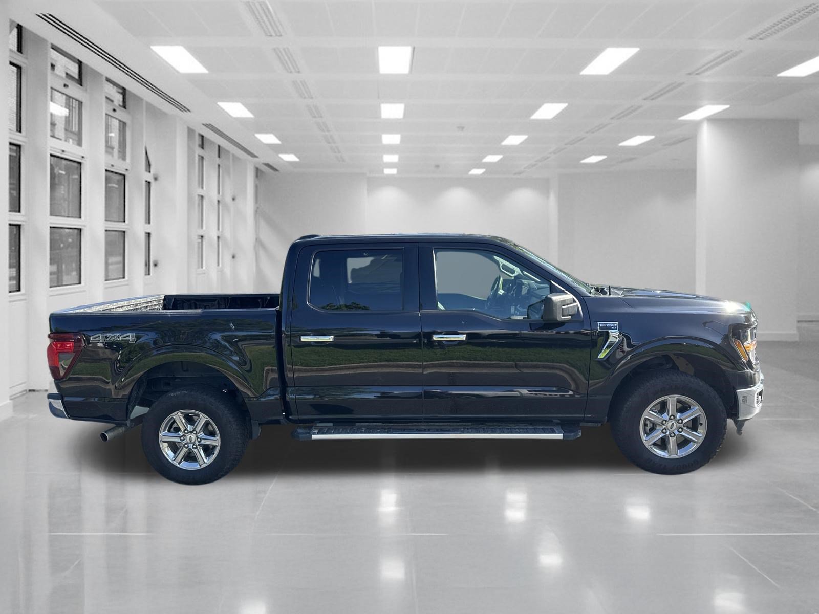 Used 2025 Ford F150 XLT w/ Equipment Group 301A Standard AWD/4WD image 4