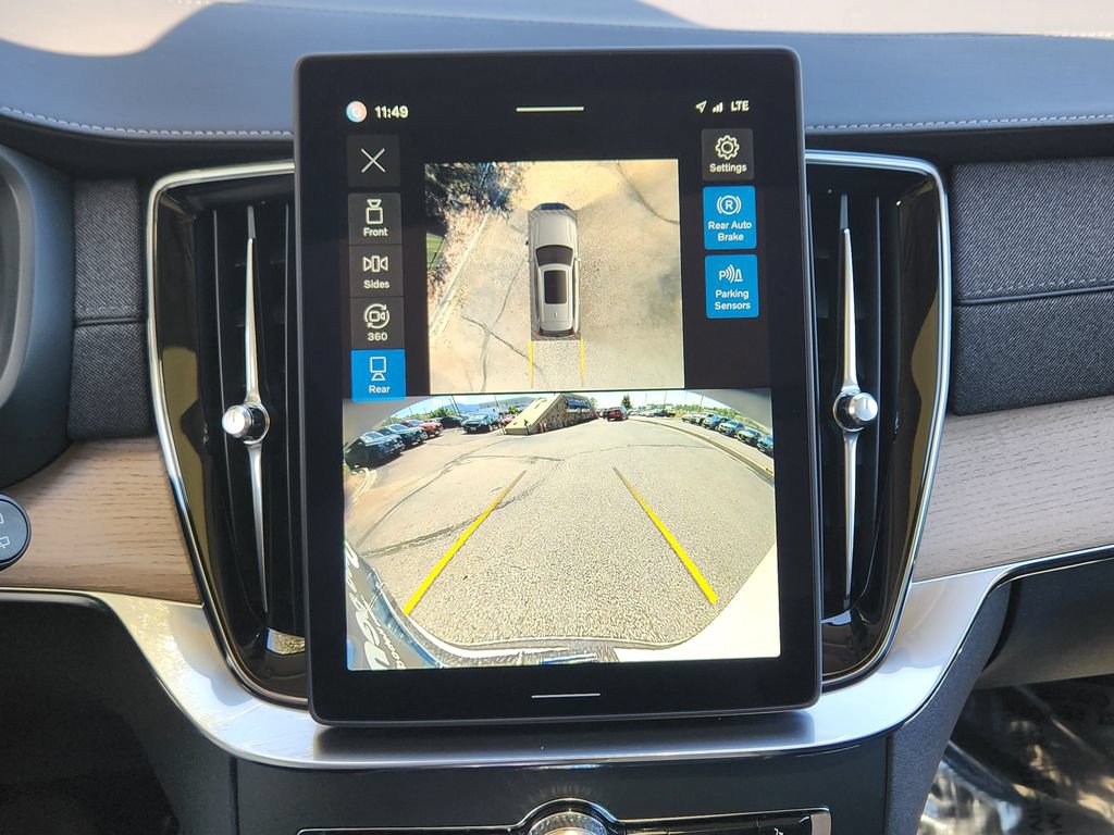 Used 2025 Volvo XC90 B6 Plus AWD/4WD image 9