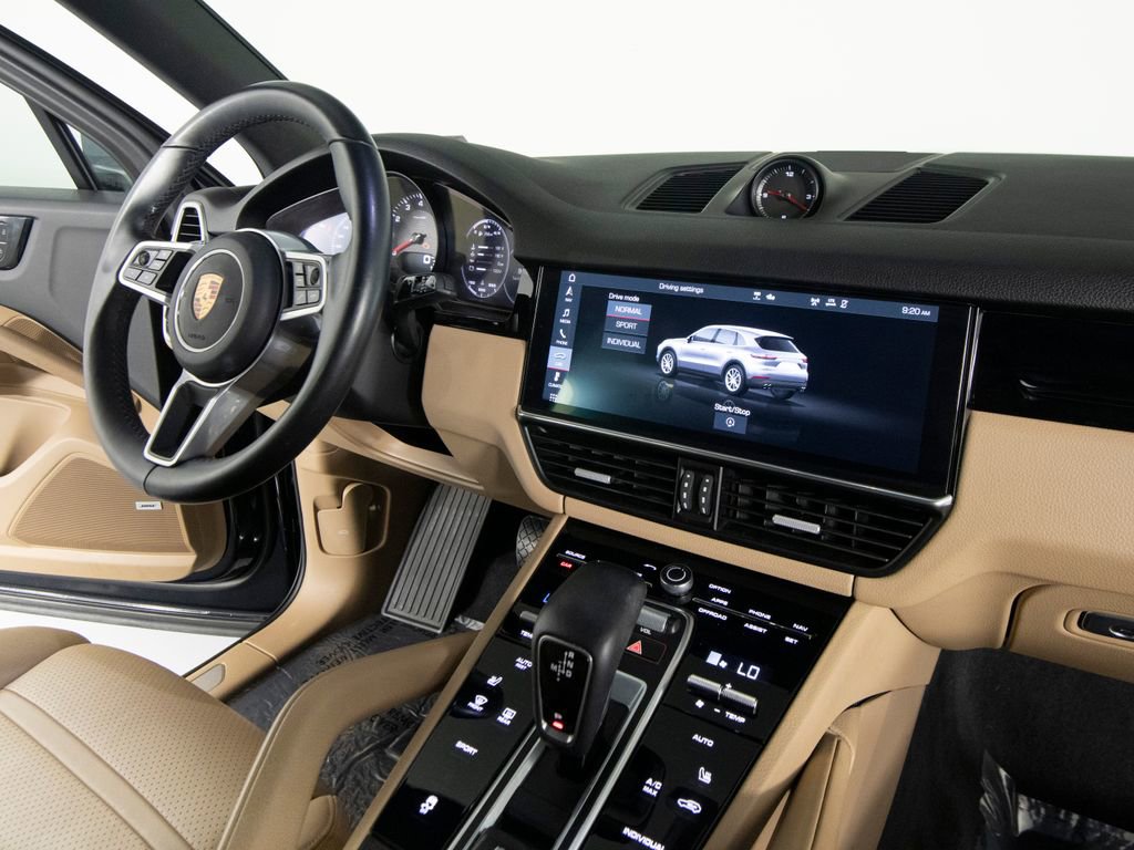 Certified 2020 Porsche Cayenne AWD/4WD image 31