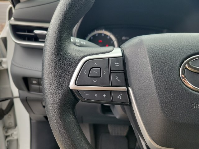 Used 2023 Toyota Highlander L FWD image 16