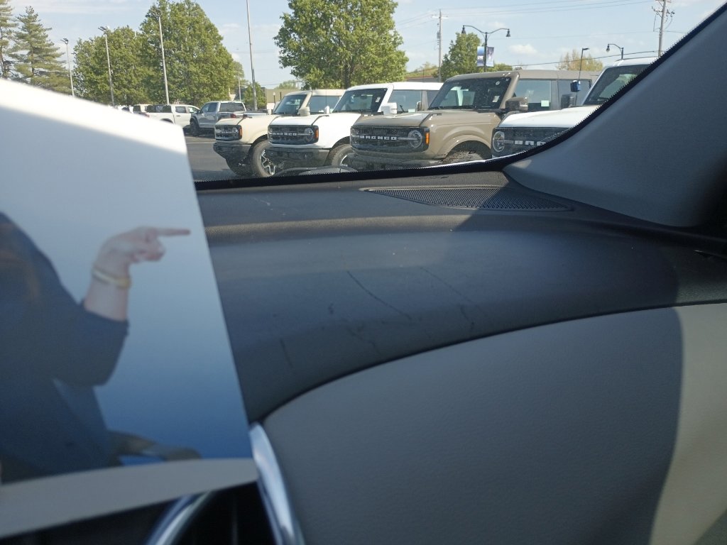 Used 2020 Chevrolet Equinox LS w/ LS Convenience Package image 24