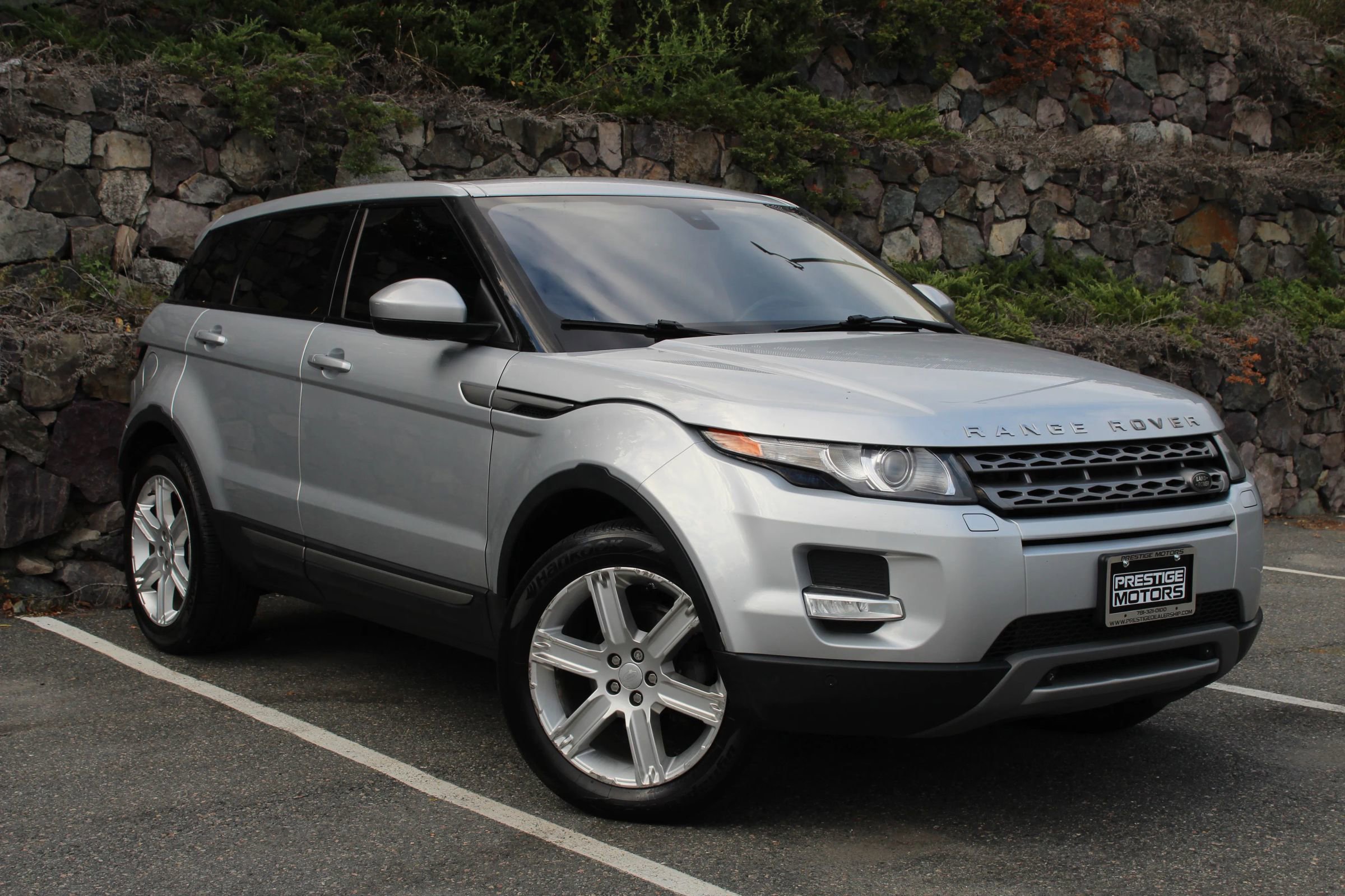Used 2015 Land Rover Range Rover Evoque Pure Plus image 4