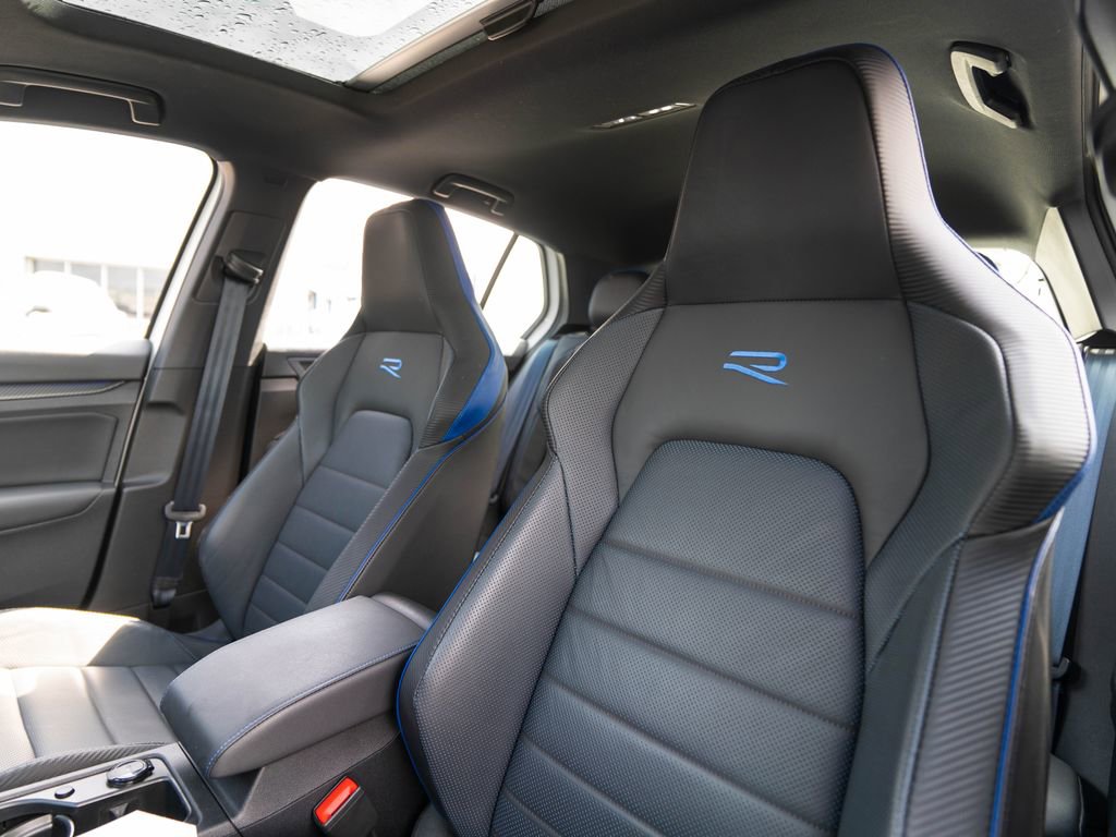 Used 2022 Volkswagen Golf R image 7