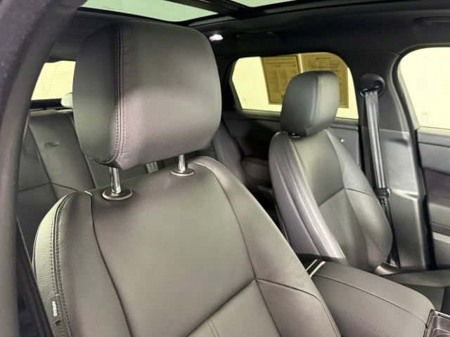 Certified 2026 Land Rover Range Rover Velar Dynamic SE AWD/4WD image 32