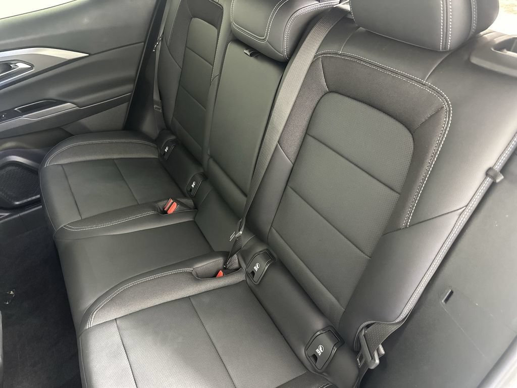 Used 2026 Chevrolet Equinox EV LT w/ LPO, Blackout Package FWD image 27