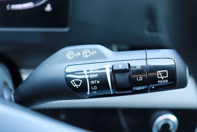Used 2025 Kia Sportage LX FWD image 22