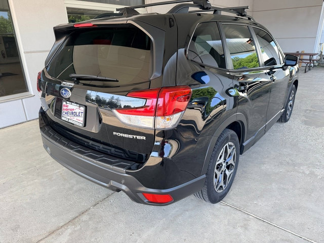 Used 2019 Subaru Forester Premium AWD/4WD image 7