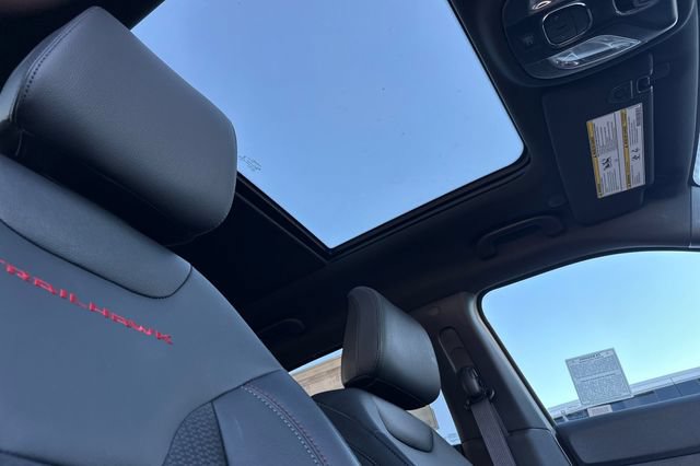 New 2026 Jeep Compass Trailhawk w/ Sun, Sound & Navigation Group AWD/4WD image 5