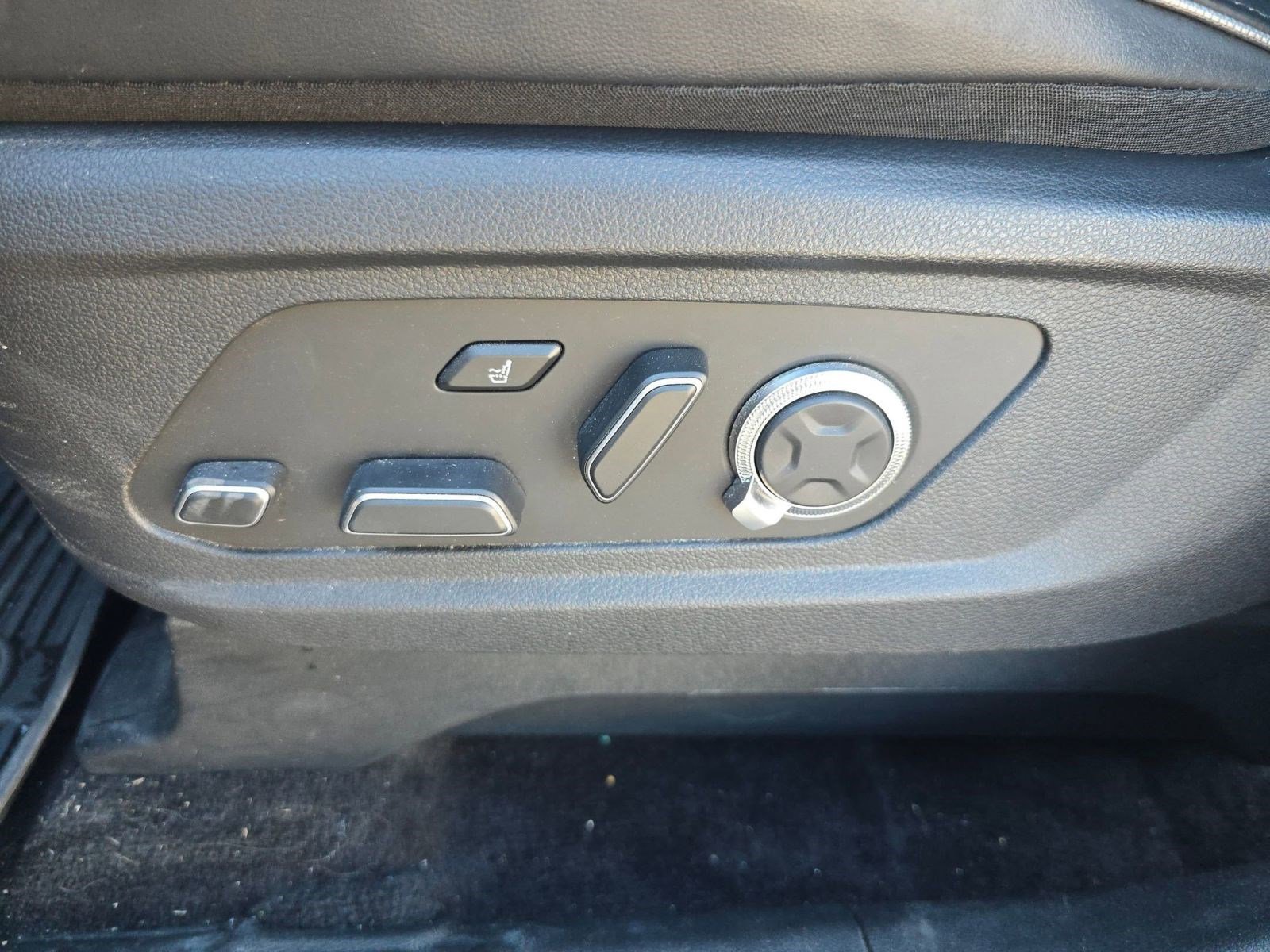 Used 2024 Hyundai Palisade Calligraphy image 9