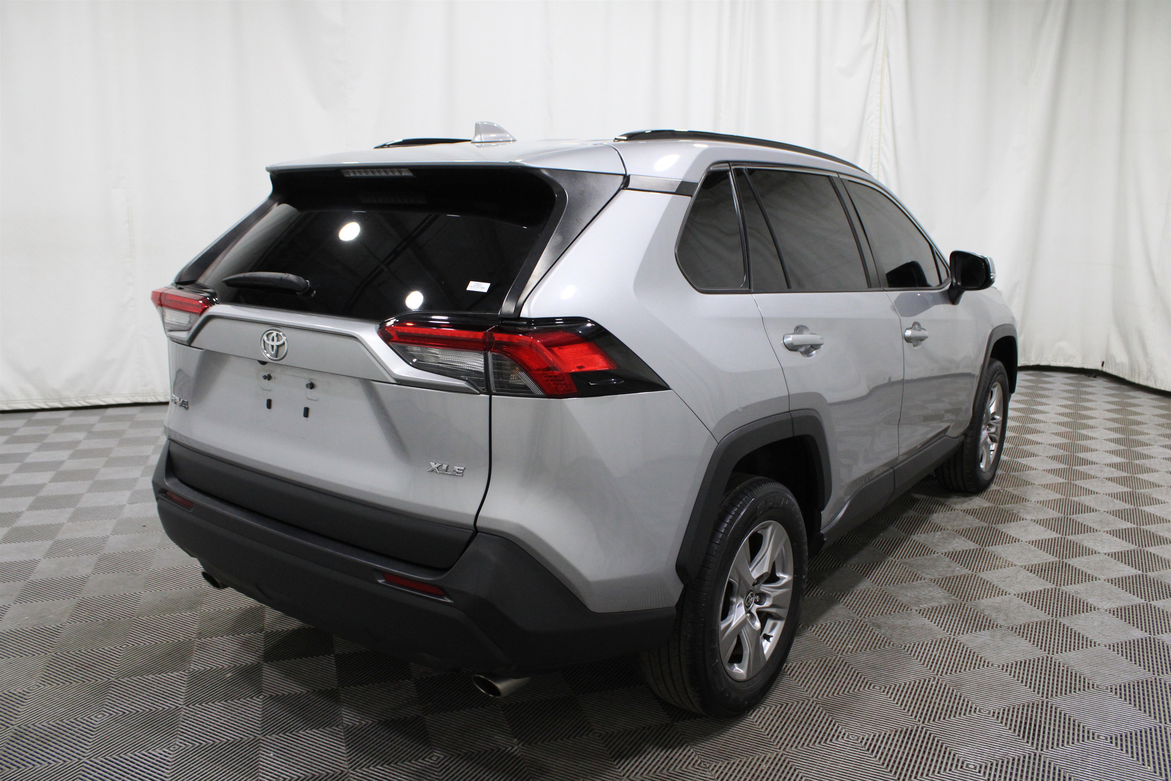 Used 2022 Toyota RAV4 XLE image 29